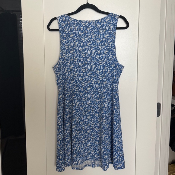 Sezane Leo Dress - Blue Garden - Picture 4 of 4